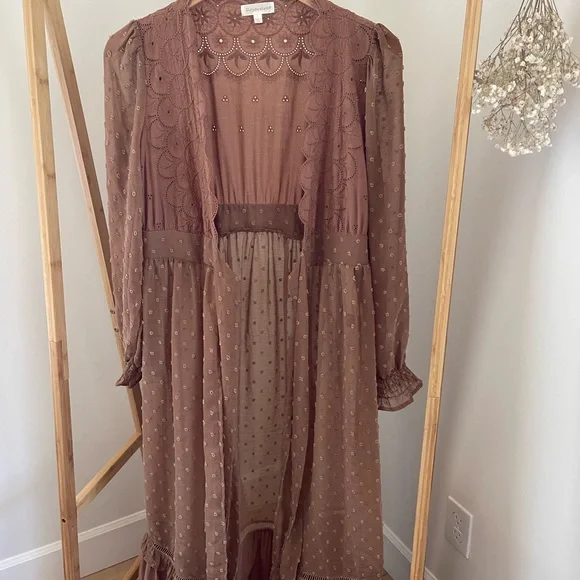 Romantic Eyelet Robe - Picture 5 of 8